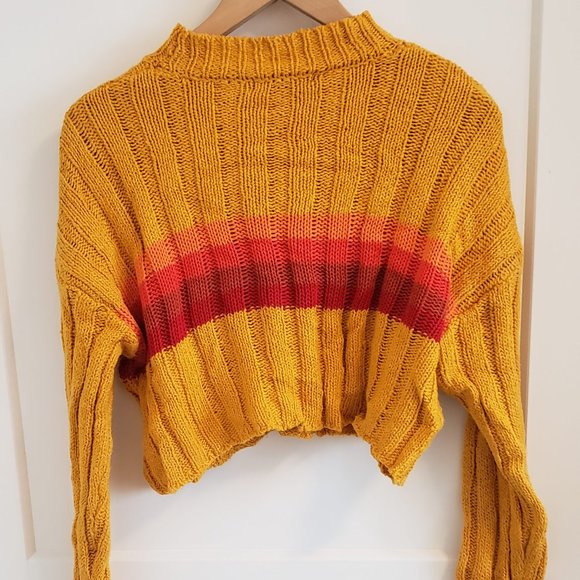 Crop Knit Sweater - Retro Vibes - Picture 2 of 3